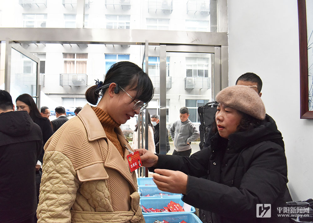 ���f(xi��)ί�T����ƽ��M�롰�ɕ��r�g����